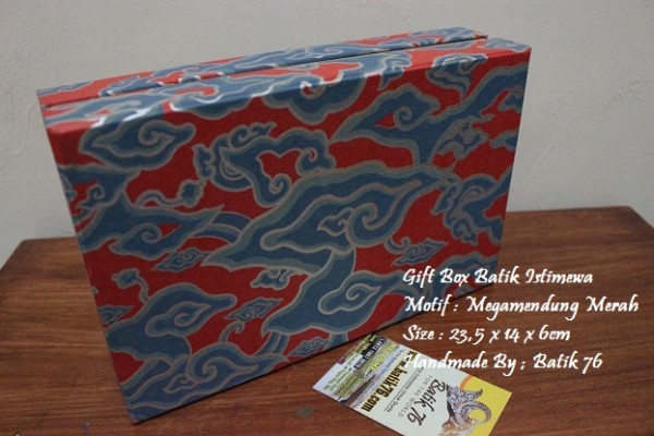 Jual Gift Box-kotak Kado-batik76-motif Batik  Megamendung Merah 5