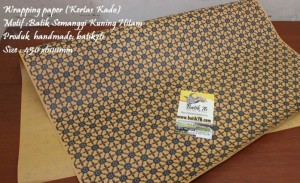 Semanggi kuning hitam -kertas kado batik-wrapping paper-bungkus kado 3