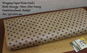 Semanggi kuning hitam silver-kertas kado batik-wrapping paper-bungkus kado 5