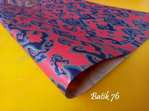 Jual-beli-kertaskado-wrapping Paper -batik-megamendung Merah 2