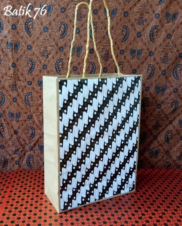 Jual-beli-paperbag-taskertas-kantongkertas-premium-batik Parang Klasik 5