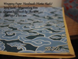 jual kertas kado-wrapping paper handmade-motif batik megamendung biru 6
