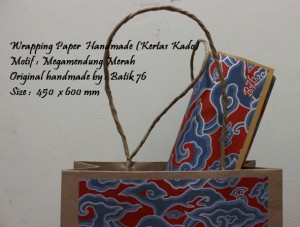 jual kertas kado-wrapping paper handmade-motif batik megamendung merah 4